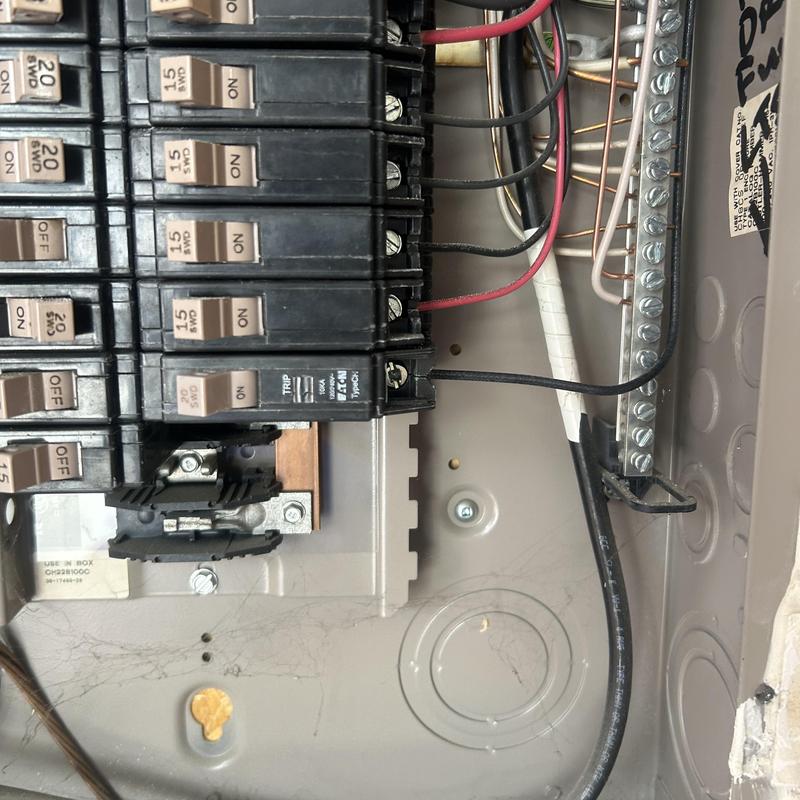 GFCI 120V 20A circuit breaker installation panel GFCI 120V 20A circuit breaker installation panel