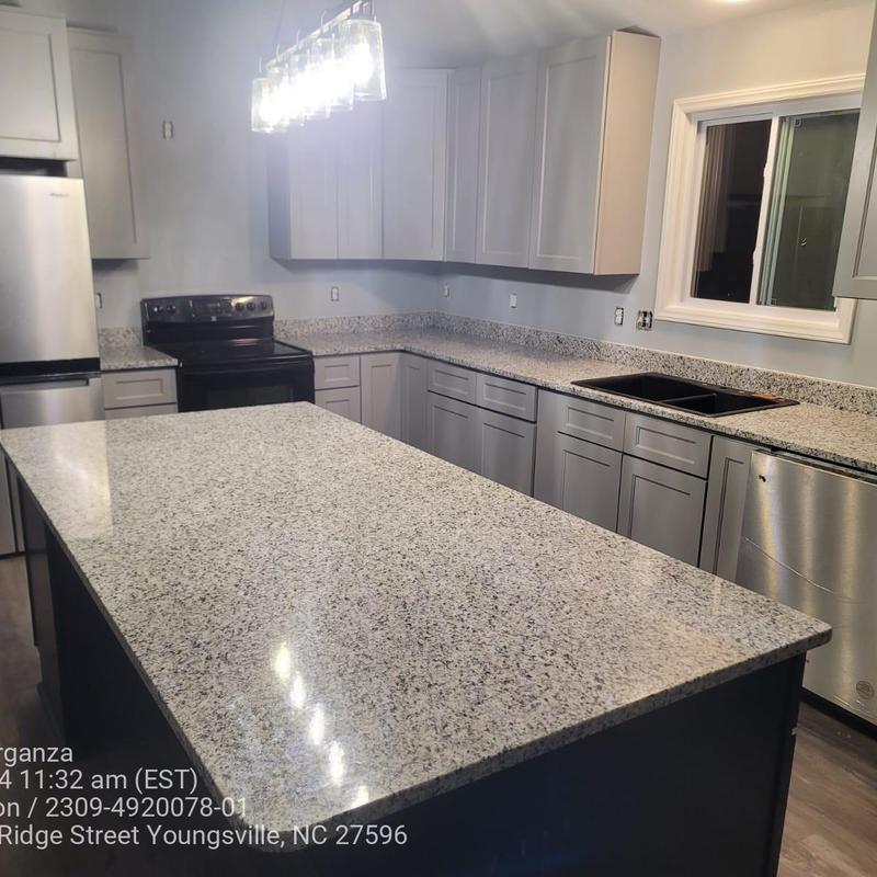 Granite kitchen countertops with gray cabinets Granite kitchen countertops with gray cabinets