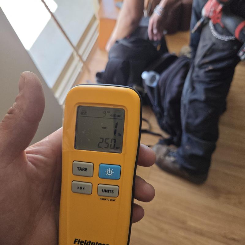 Refrigerant gauge reading during AC unit inspection Refrigerant gauge reading during AC unit inspection