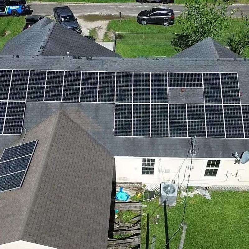 Solar panel system on Owens Corning Onyx Black roof