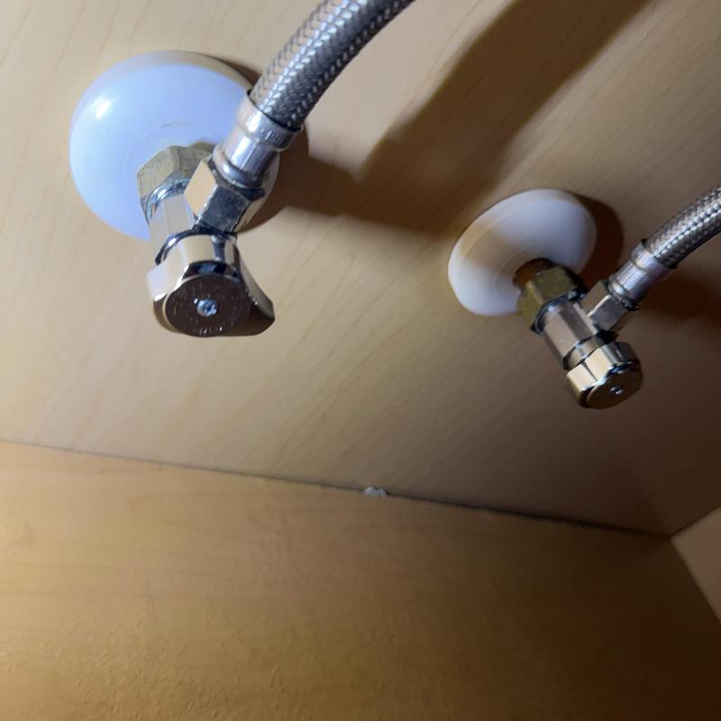 Quarter turn shut off valves under sink installation