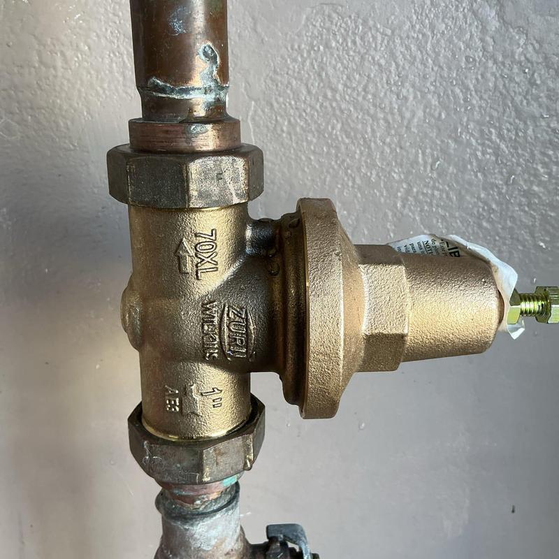 1-inch Zurn pressure-reducing valve installed on pipe 1-inch Zurn pressure-reducing valve installed on pipe
