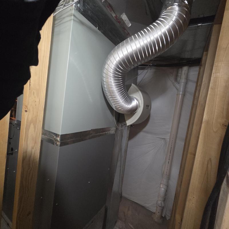 Furnace ventilation duct with flexible metal pipe Furnace ventilation duct with flexible metal pipe