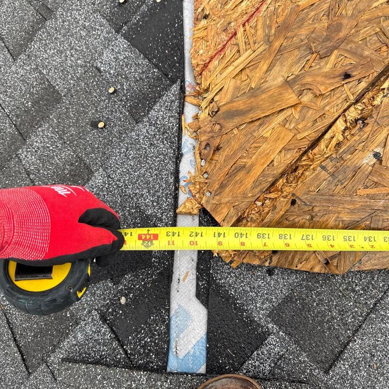 Asphalt shingles and wood roof decking measurement