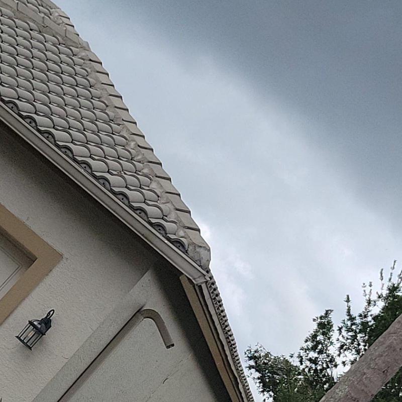 Fascia board damage and improper material use on roof edge Fascia board damage and improper material use on roof edge