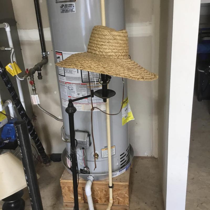 Water heater with a straw hat on top installation area Water heater with a straw hat on top installation area