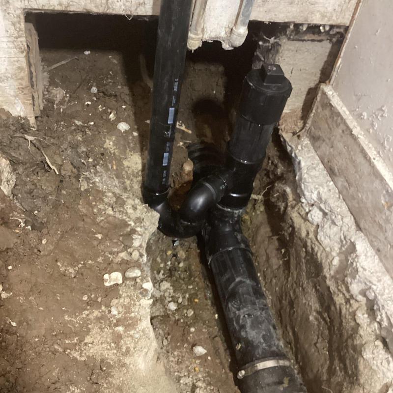 Cast iron laundry drain line with cleanout installed Cast iron laundry drain line with cleanout installed