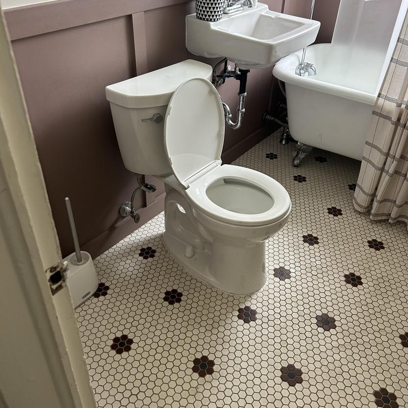 Toilet flange replacement with new plastic flange installed Toilet flange replacement with new plastic flange installed