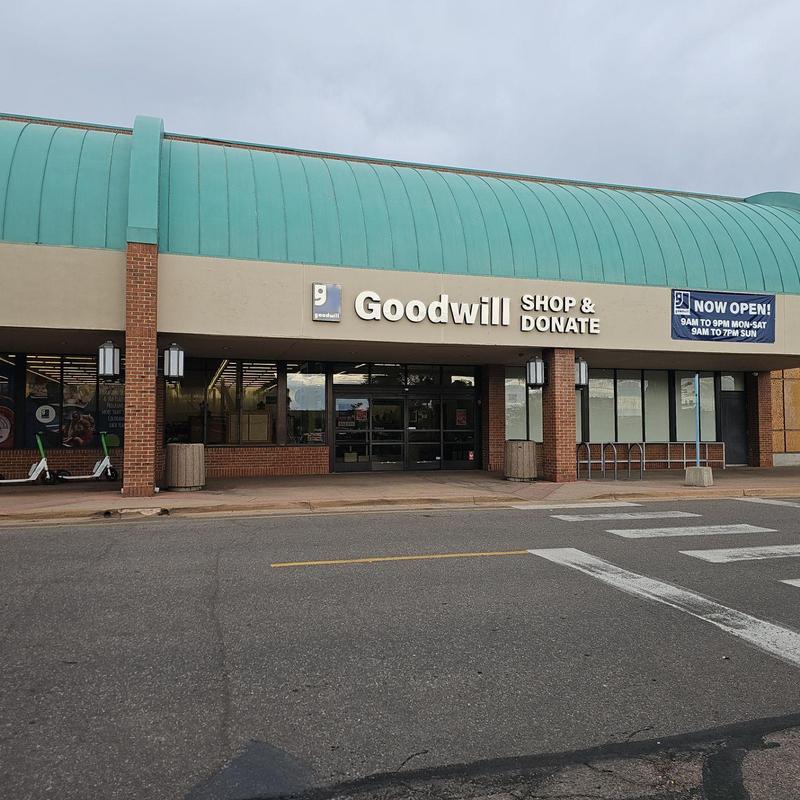 Torchdown flat roof showing blistering at Goodwill store Torchdown flat roof showing blistering at Goodwill store
