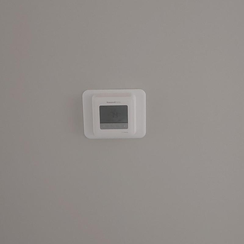 Thermostat wiring repair on wall-mounted unit