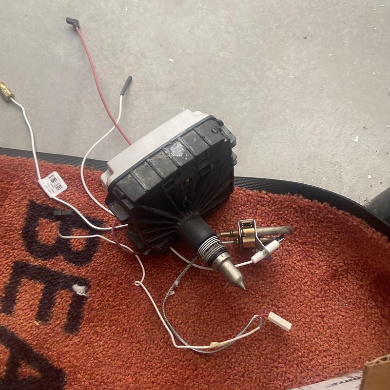 Gas control valve for water heater with wiring