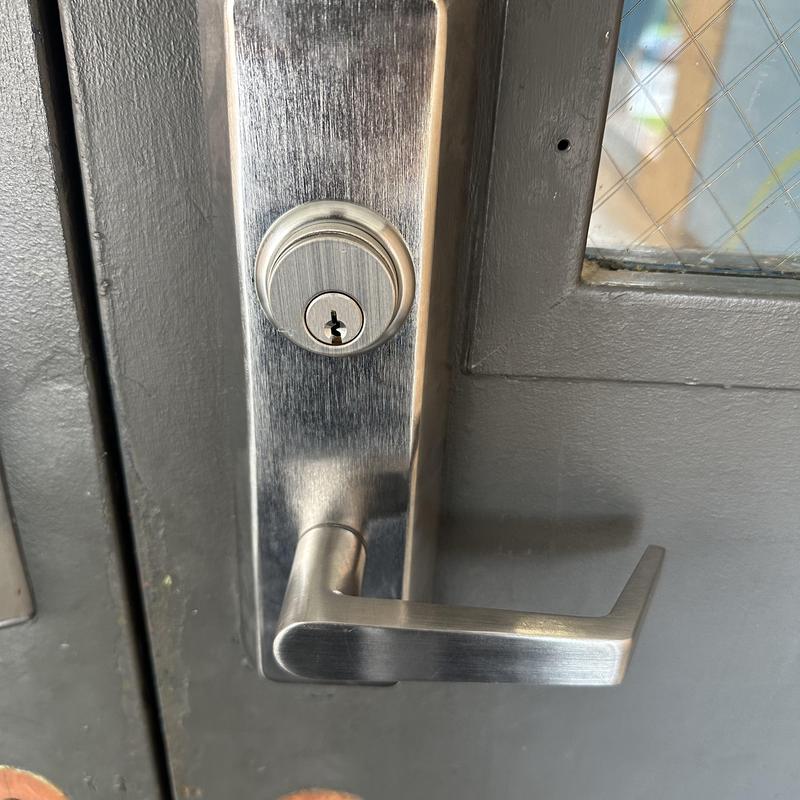 Commercial exit device door lock key cylinder