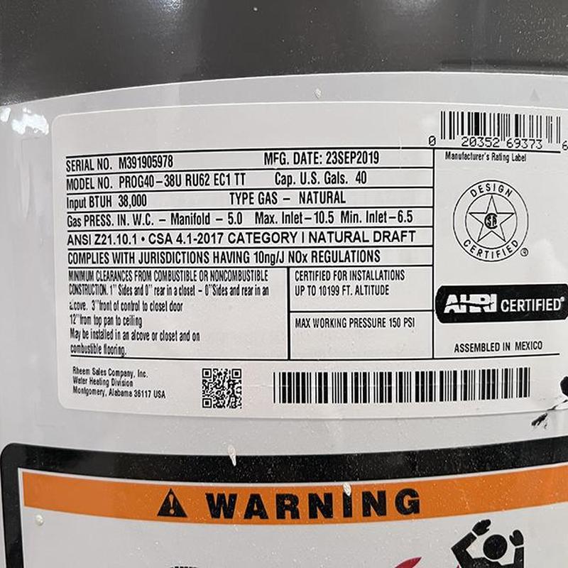 Water heater label with gas and capacity details