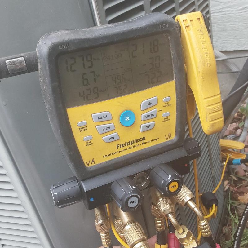 Trane XR12 air conditioner refrigerant gauge reading