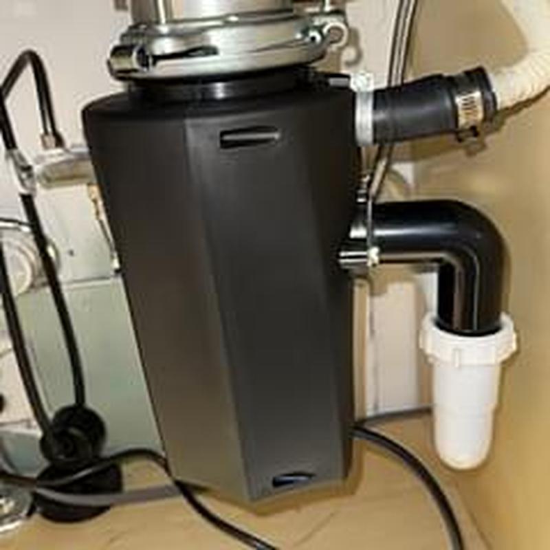 Kitchen garbage disposal replacement with new unit