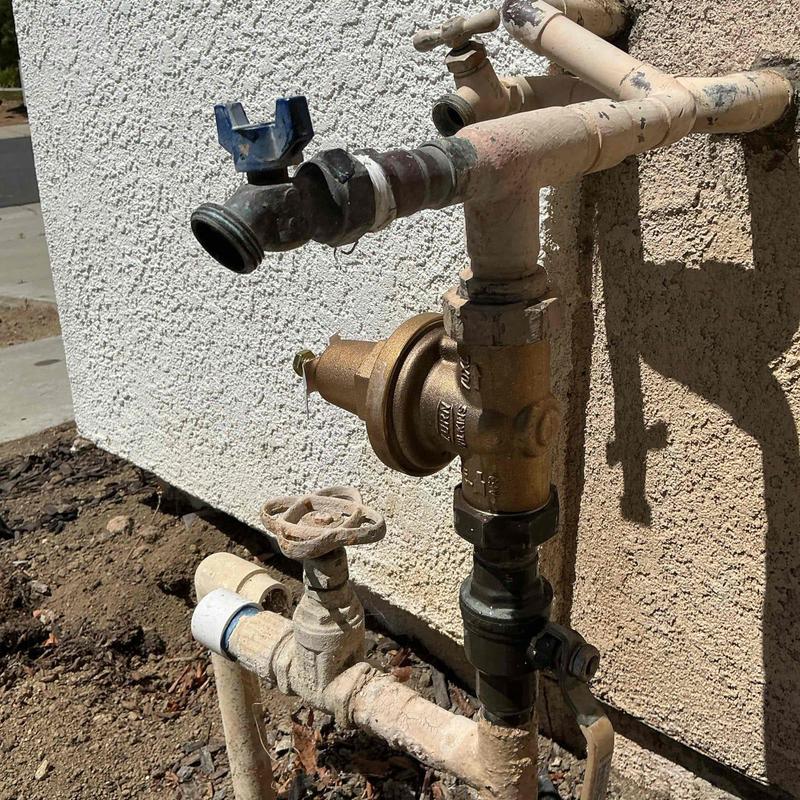 1-inch pressure regulator with outdoor plumbing fittings 1-inch pressure regulator with outdoor plumbing fittings
