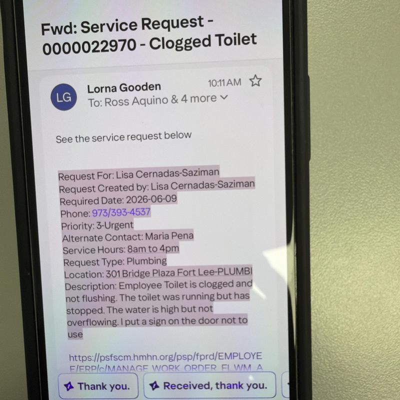 Toilet clog report with status and contact details Toilet clog report with status and contact details