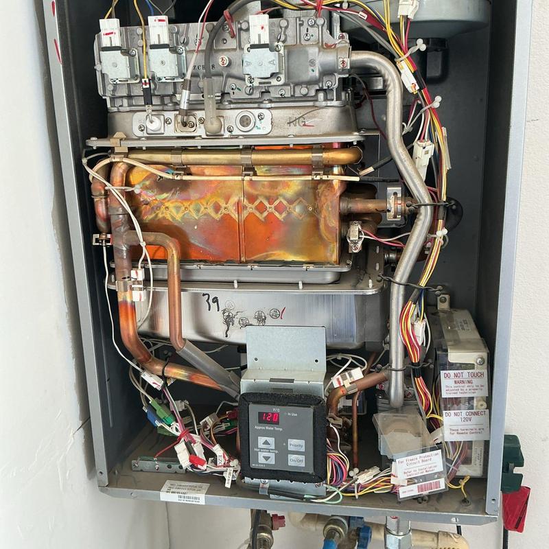 Tankless water heater internal components and wiring Tankless water heater internal components and wiring