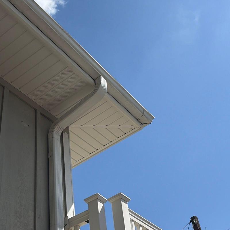 Mastic Endurance aluminum soffits on residential roof edge