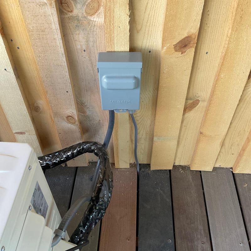 Mini split power connection with insulated line set