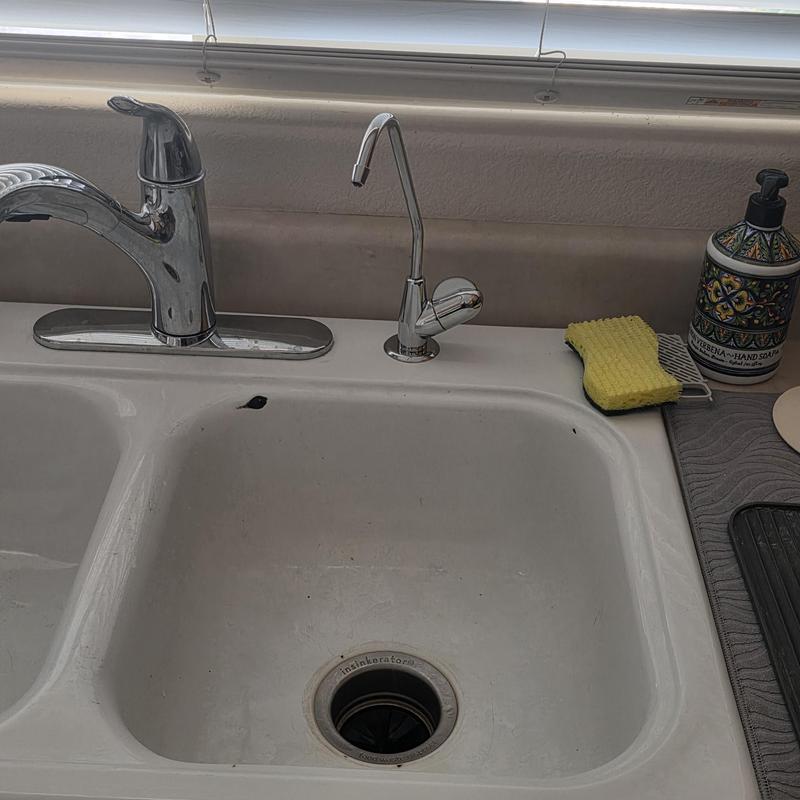 5 stage green RO drinking water faucet on kitchen sink 5 stage green RO drinking water faucet on kitchen sink