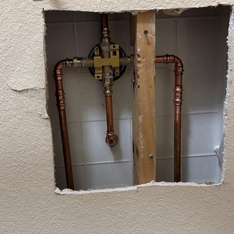 Shower valve and copper piping in wall cavity Shower valve and copper piping in wall cavity