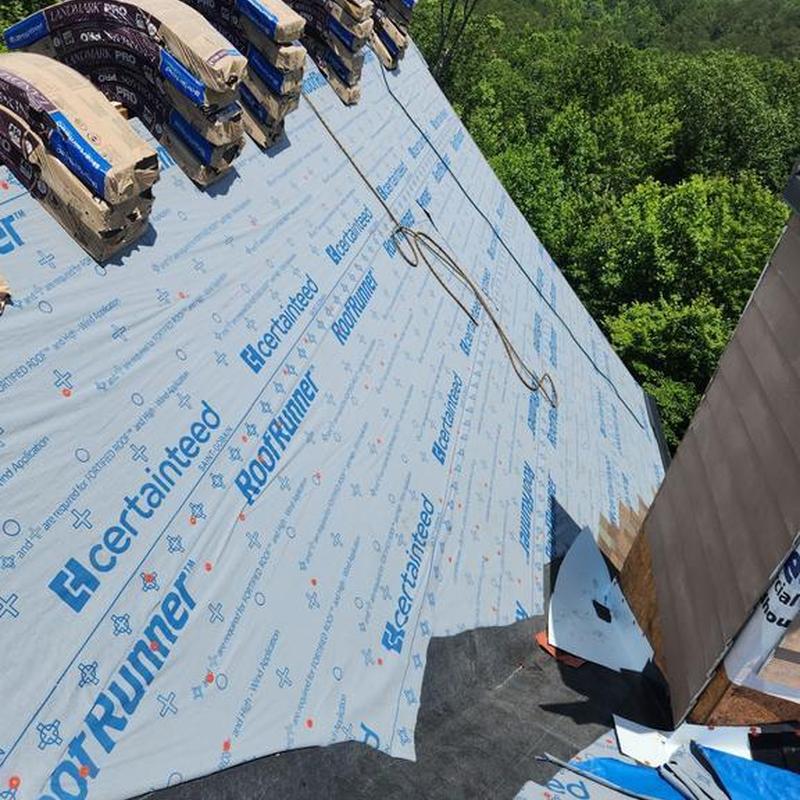Roof underlayment installation with bundled shingles