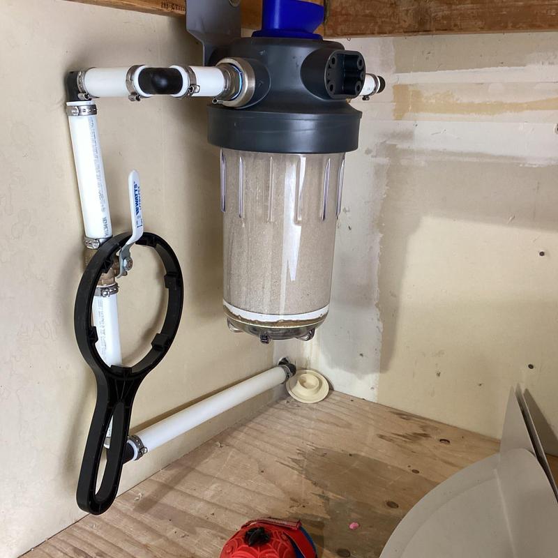 Culligan whole home water filter system with wrench Culligan whole home water filter system with wrench