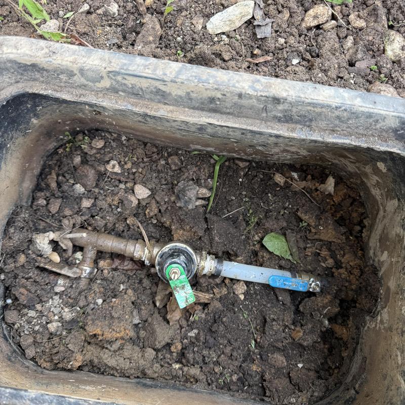 Water pressure regulator with valve in ground box Water pressure regulator with valve in ground box