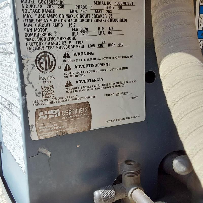 Goodman GSX13 air conditioner label and refrigerant valve