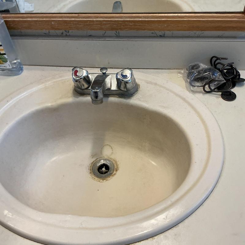 Bathroom sink faucet with hot and cold handles Bathroom sink faucet with hot and cold handles