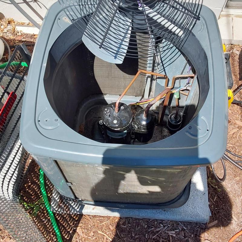 Goodman GSX13 air conditioner compressor and coils