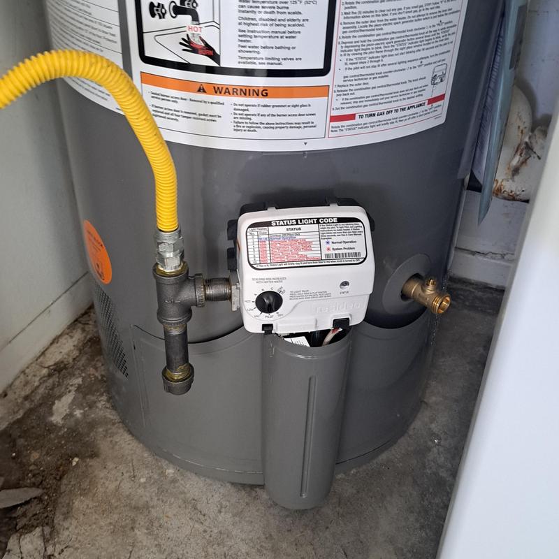 Gas water heater control valve with status panel Gas water heater control valve with status panel
