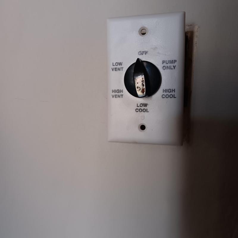 Swamp cooler control switch with vent and cool settings
