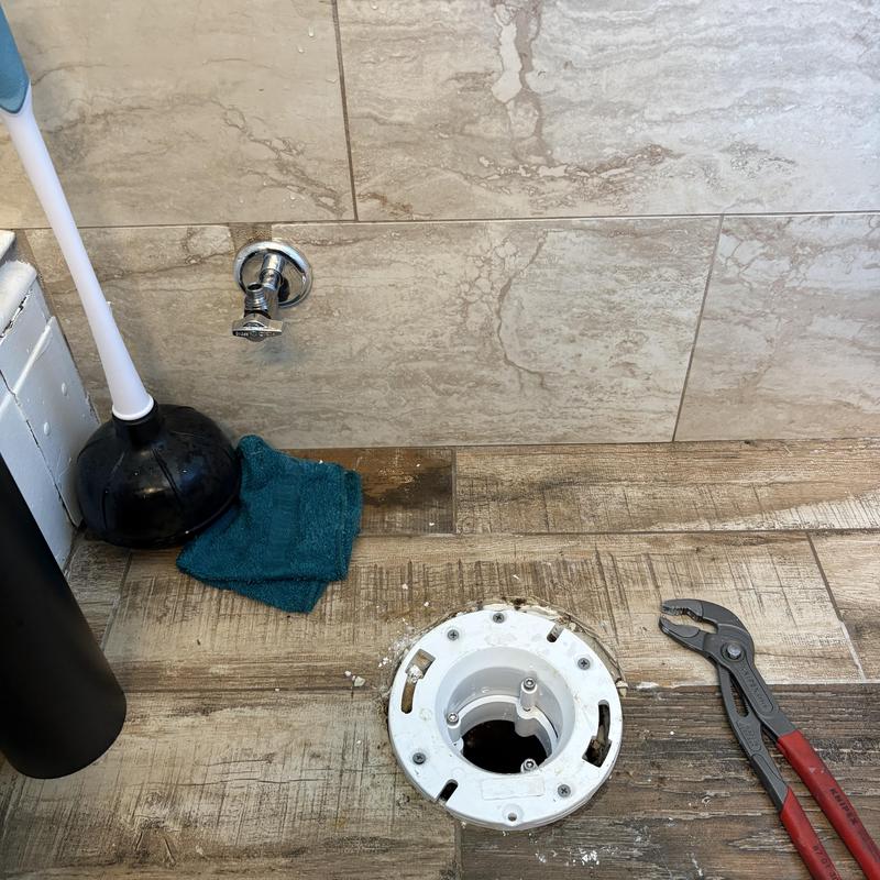 Toilet closet flange replacement with shutoff valve nearby