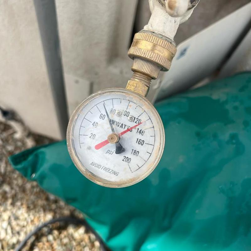 Pressure regulator valve pressure gauge at 68 PSI