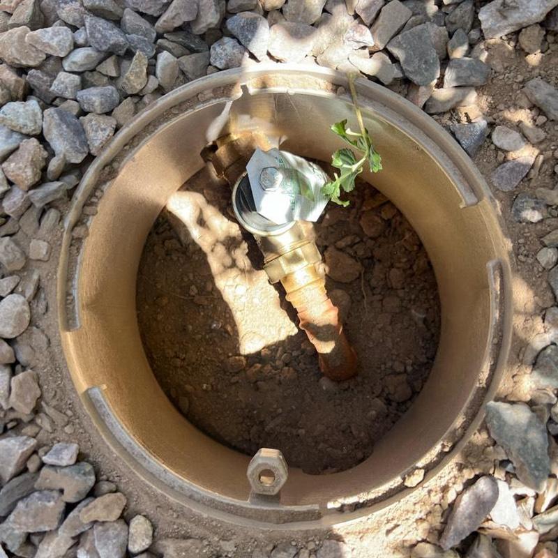 Pressure reducing valve installed in water line box