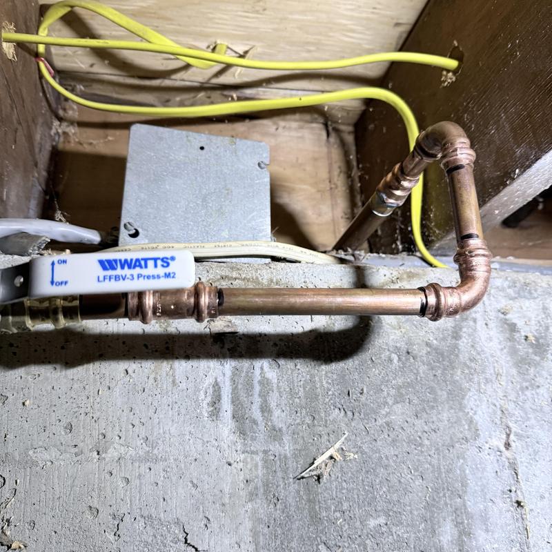 Copper piping with Watts shutoff valve installation Copper piping with Watts shutoff valve installation