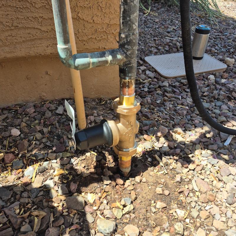 Pressure regulator valve with hose bib thread replacement