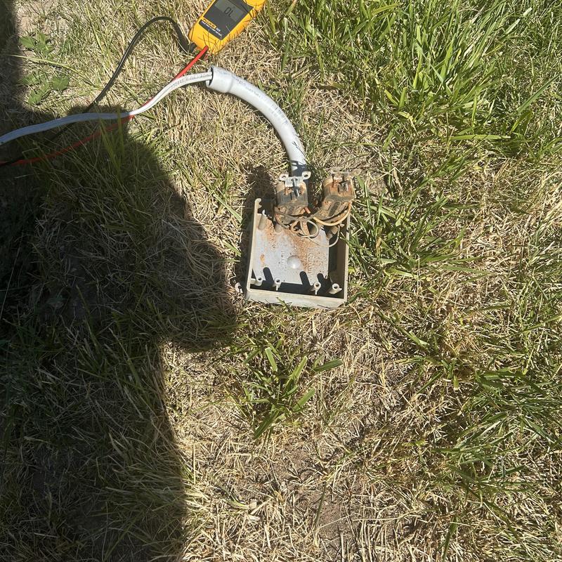 Pool pump 120V 20 amp GFI receptacle wiring box Pool pump 120V 20 amp GFI receptacle wiring box