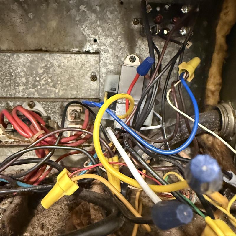 HVAC unit transformer wiring and dirty condenser wires HVAC unit transformer wiring and dirty condenser wires