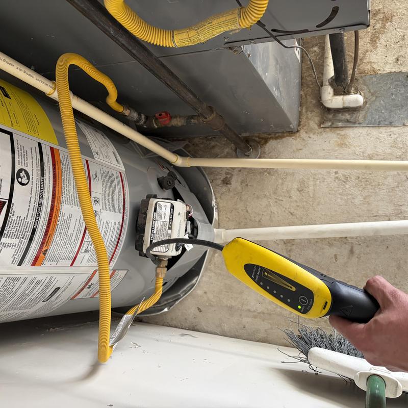 Water heater gas line leak detection with handheld scanner