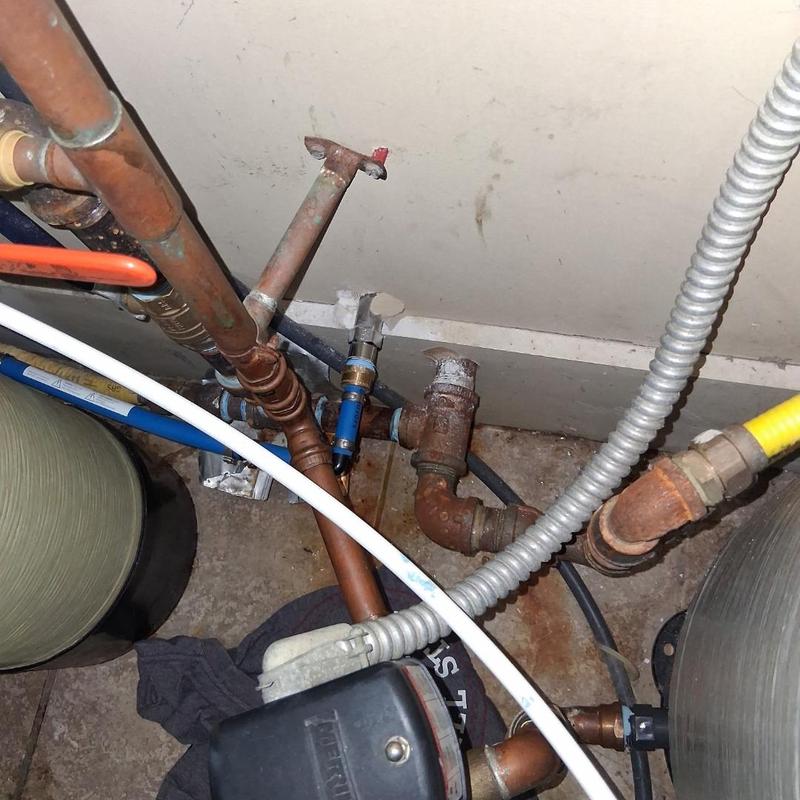 Pex combo 90 fitting with copper pipes and valves
