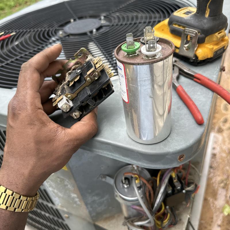 Air conditioner start capacitor and relay on unit Air conditioner start capacitor and relay on unit