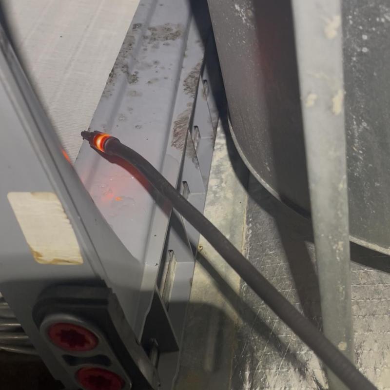 Evaporator coil leak detection with leak detector light Evaporator coil leak detection with leak detector light
