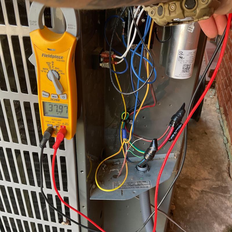 HVAC capacitor testing with clamp meter and wires HVAC capacitor testing with clamp meter and wires