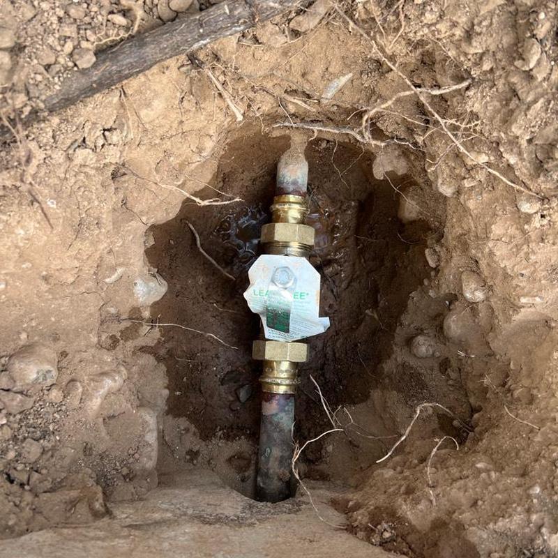Pressure regulator valve installed on main water line