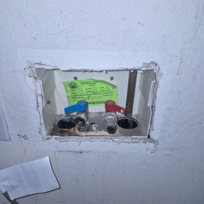 Laundry valve connections with shutoff handles
