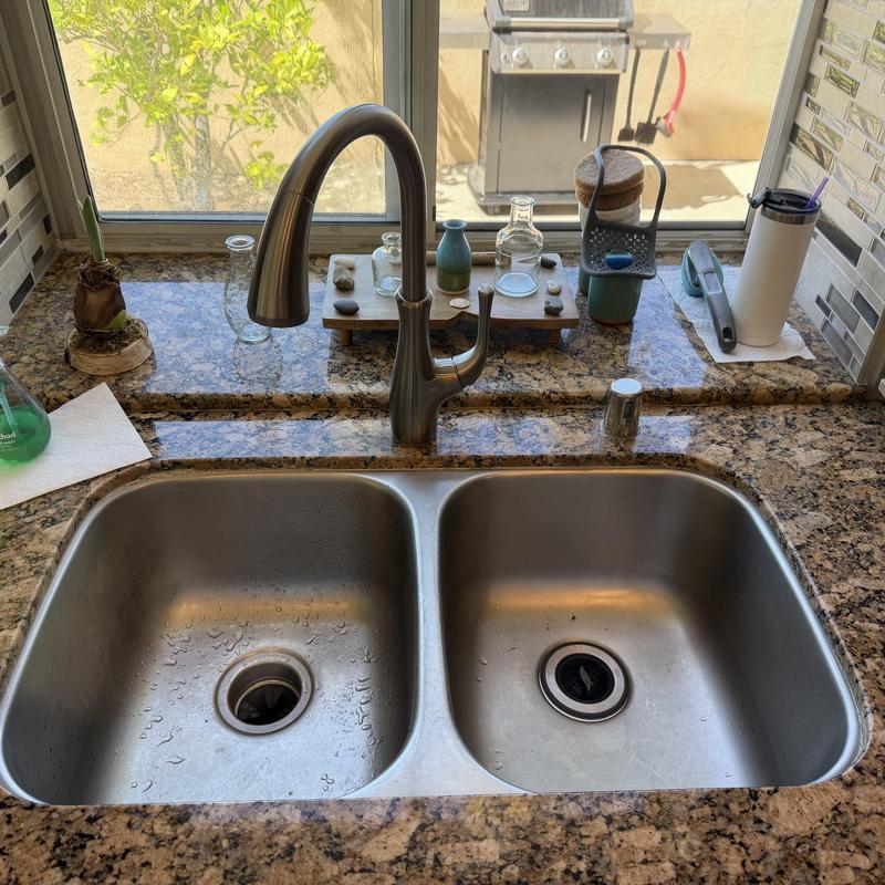 Kitchen faucet and sink with granite countertop