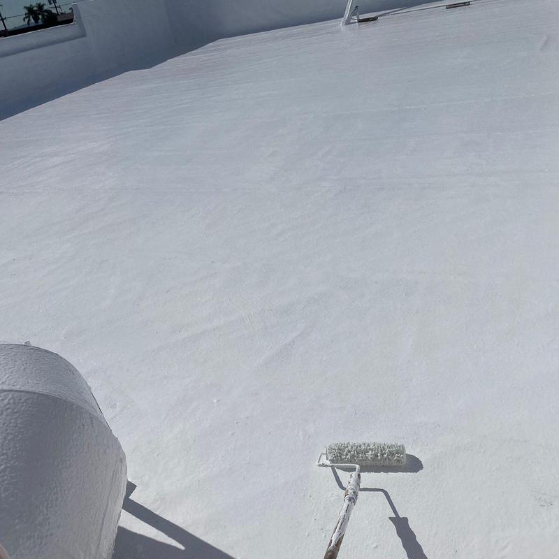 Silicone coating on flat commercial roof in Covina Silicone coating on flat commercial roof in Covina